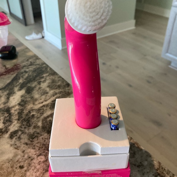 Derma luxe - Picture 2 of 2